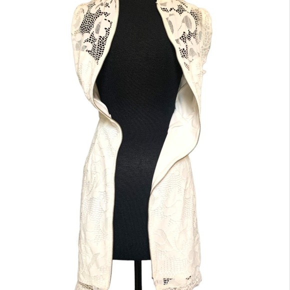 Lace Bodycon Dress Size Medium - Picture 4 of 9